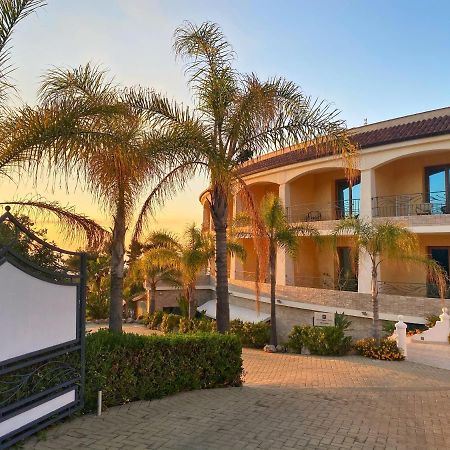 Blu Tropical Resort Zambrone Exterior foto