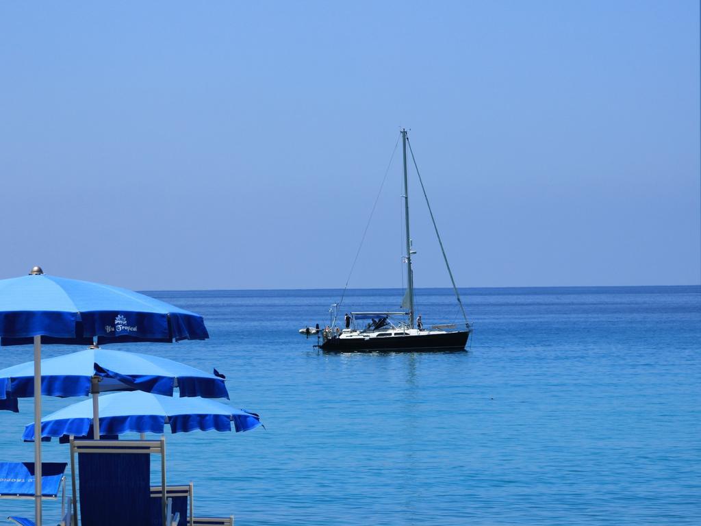 Blu Tropical Resort Zambrone Exterior foto