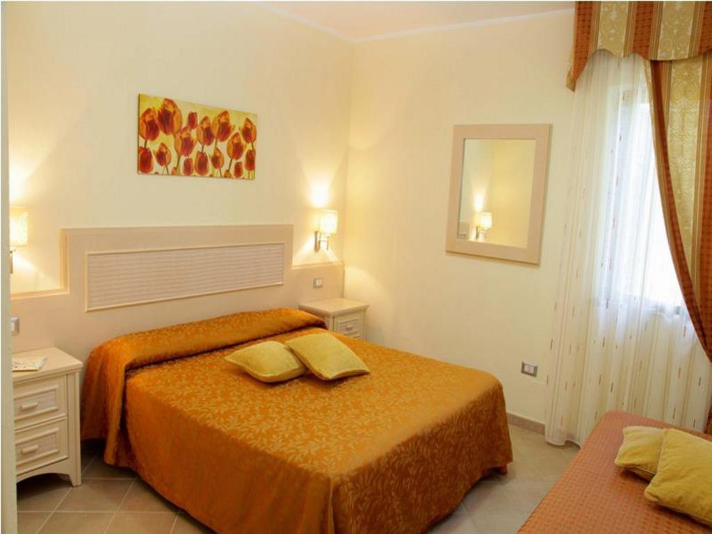 Blu Tropical Resort Zambrone Quarto foto