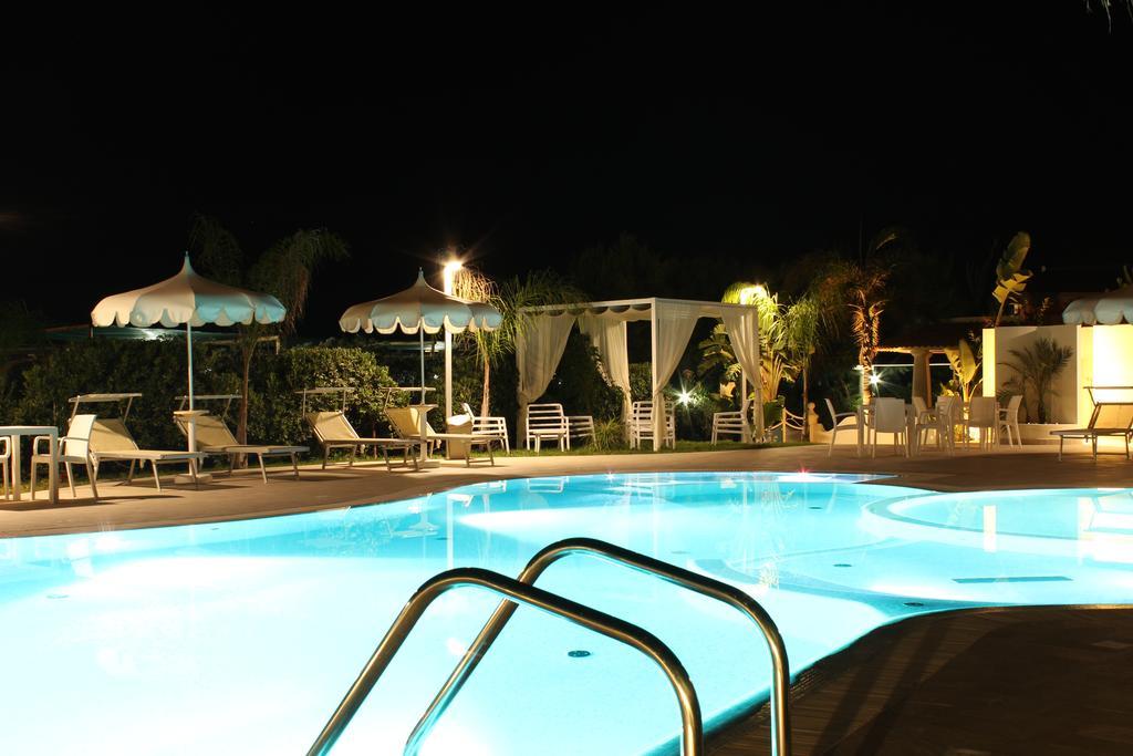 Blu Tropical Resort Zambrone Exterior foto