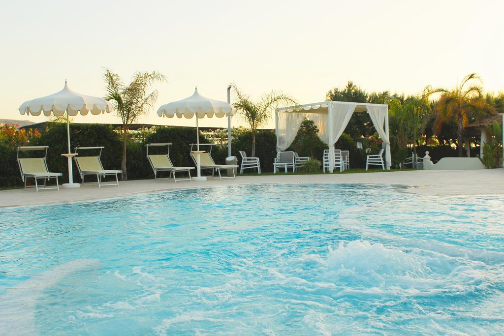 Blu Tropical Resort Zambrone Exterior foto