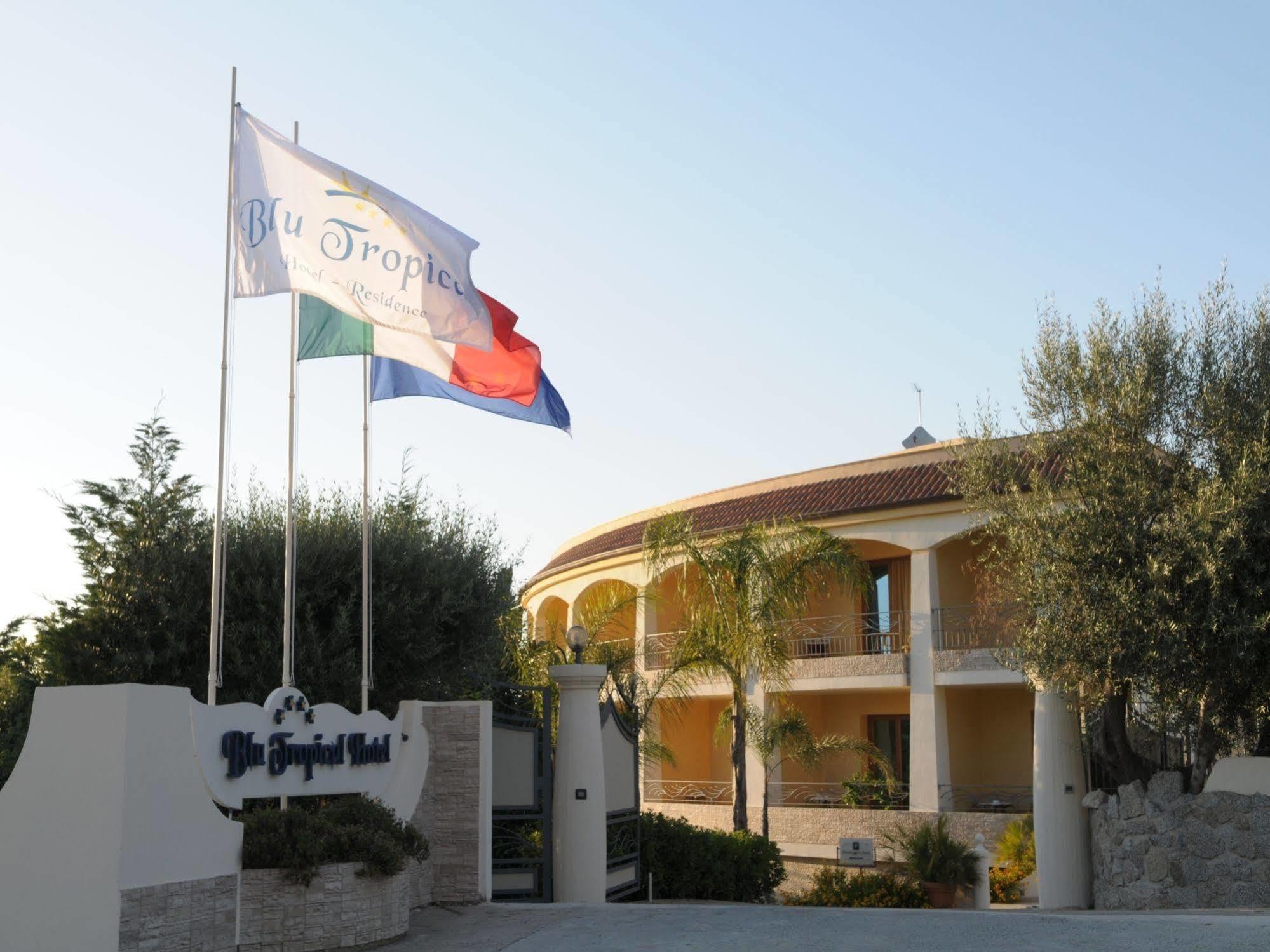 Blu Tropical Resort Zambrone Exterior foto