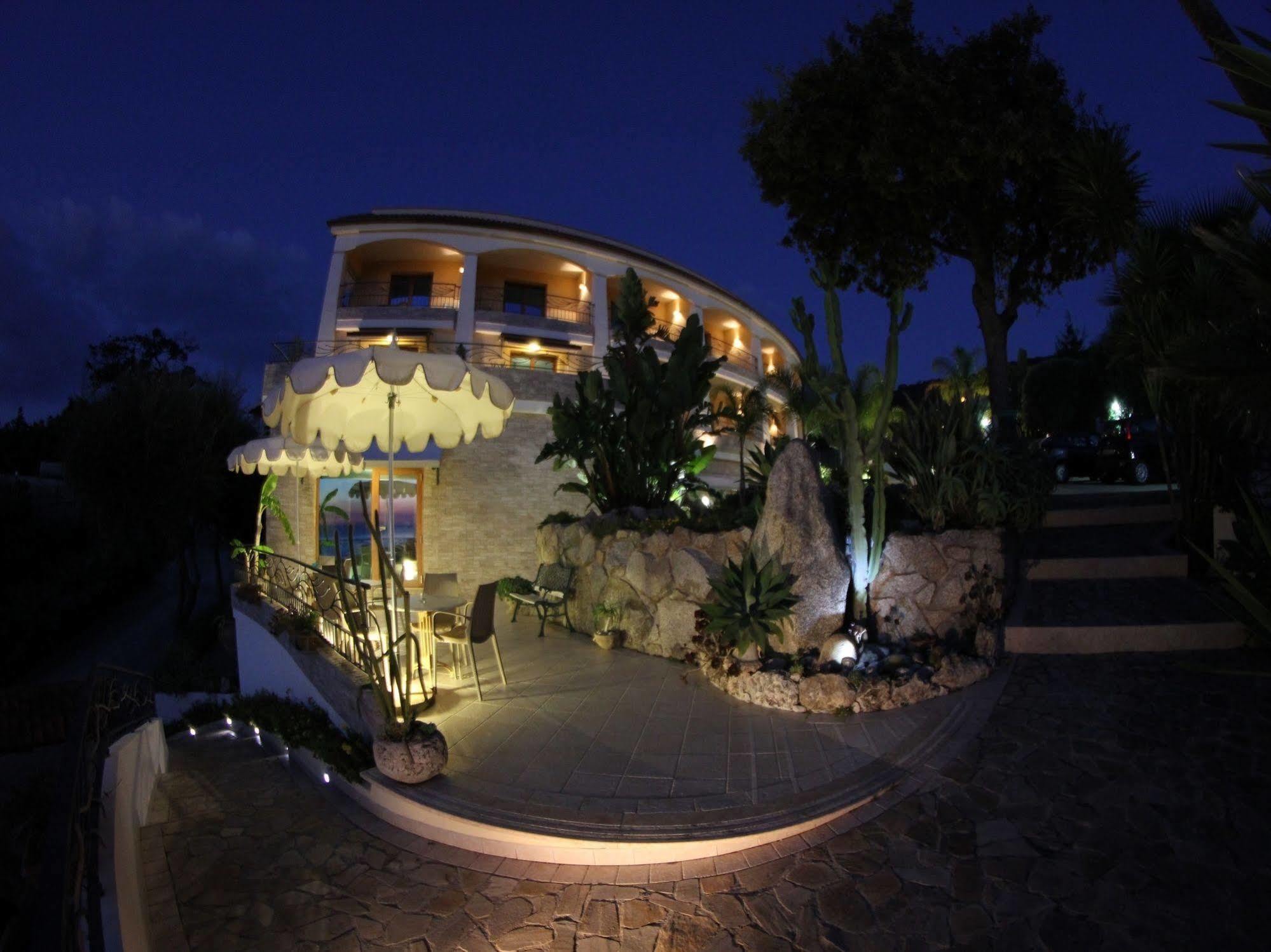 Blu Tropical Resort Zambrone Exterior foto