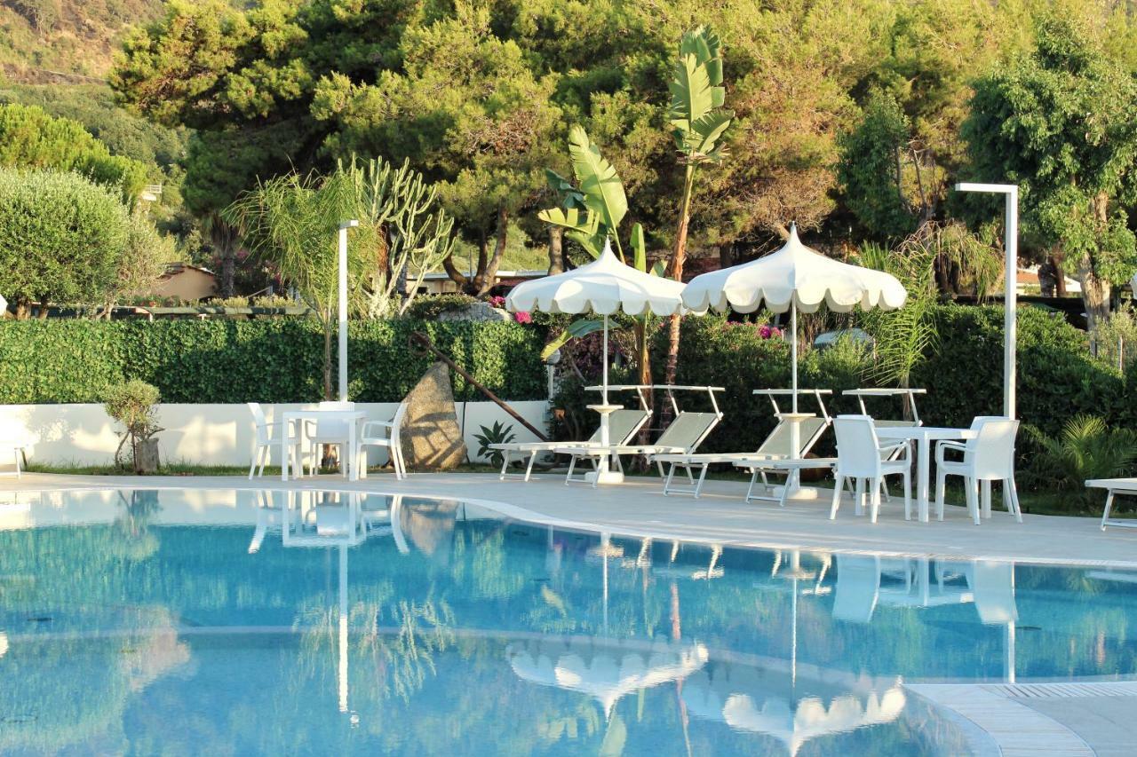 Blu Tropical Resort Zambrone Exterior foto